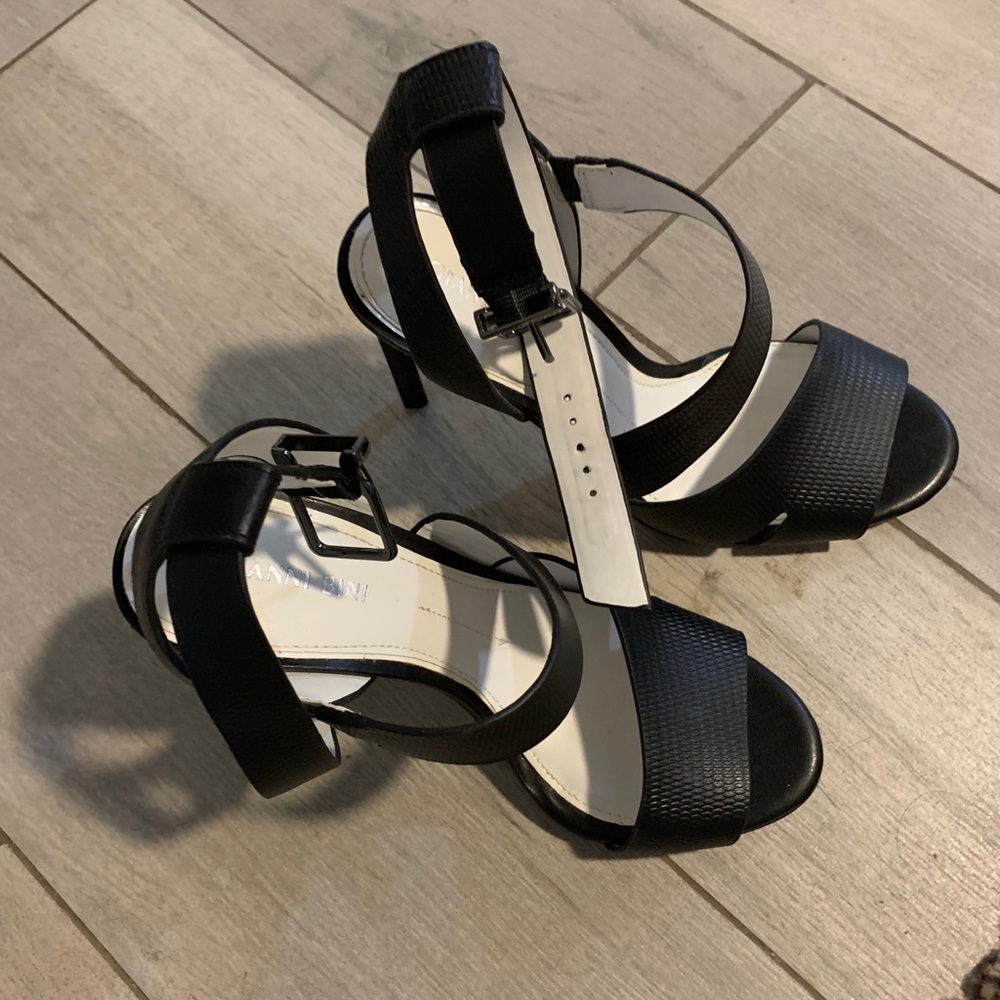 Gianni Bini black strap heels